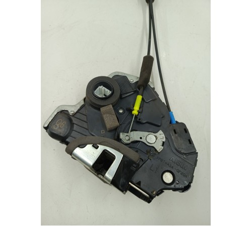 Замок двери передний левый