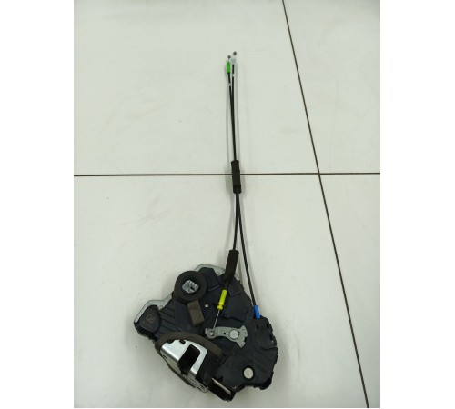 Замок двери передний левый