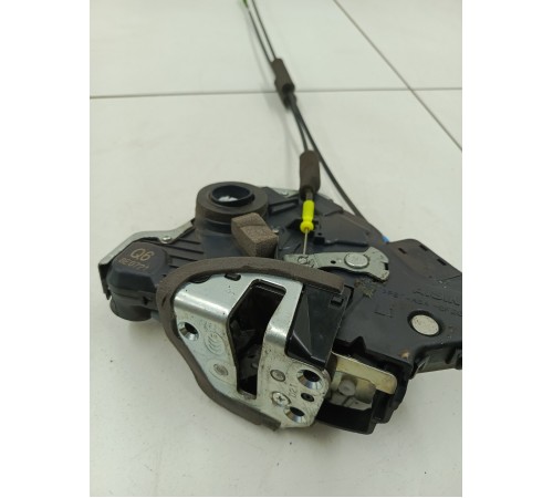 Замок двери передний левый