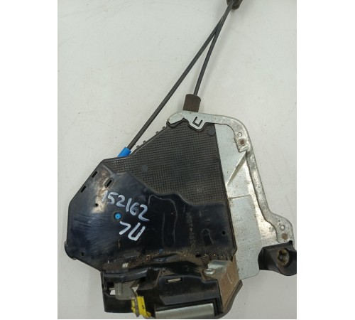 Замок двери передний левый