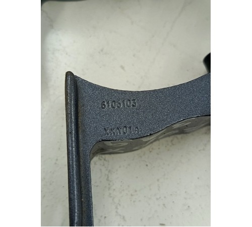 Комплект петель двери задней левой