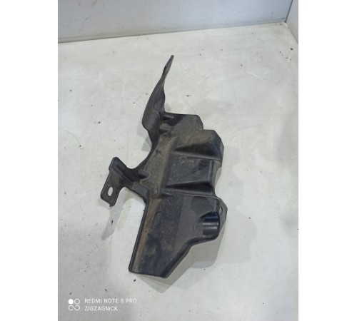 Пыльник двигателя правый