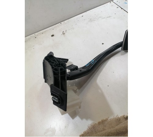 Педаль тормоза