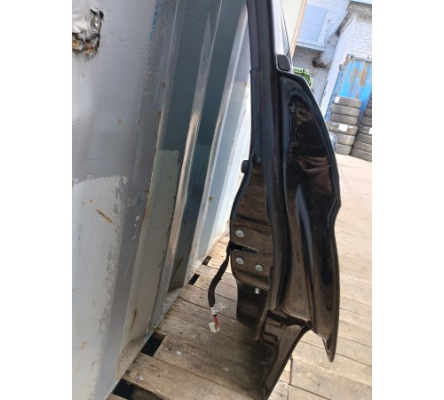 Дверь задняя правая в сборе