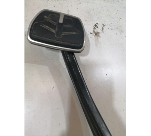 Педаль тормоза