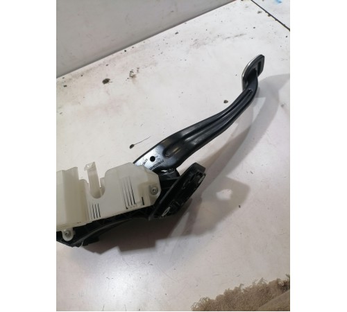 Педаль тормоза