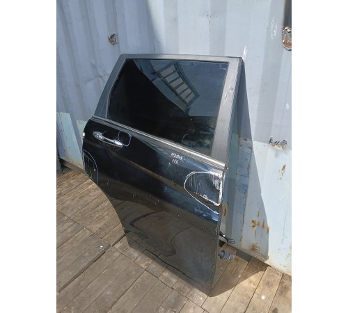 Дверь задняя правая в сборе