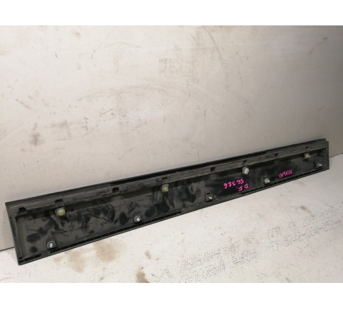 Молдинг двери правой передней