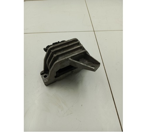 Кронштейн опора двигателя