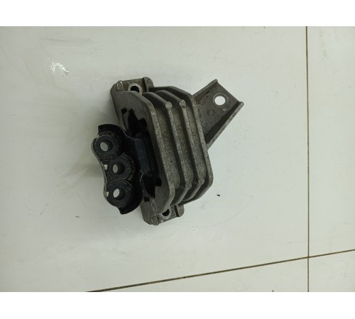 Кронштейн опора двигателя