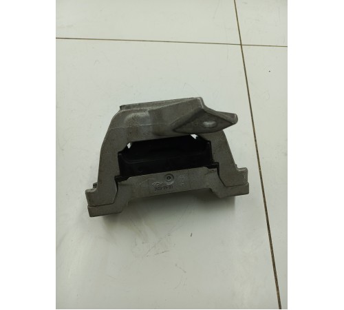 Кронштейн опора двигателя