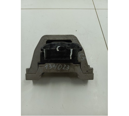 Кронштейн опора двигателя