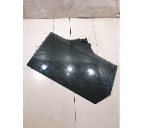 Стекло двери (заднее правое)