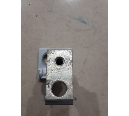 Петля двери(передняя правая верхняя)