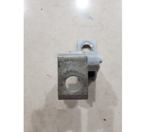 Петля двери(передняя правая верхняя)