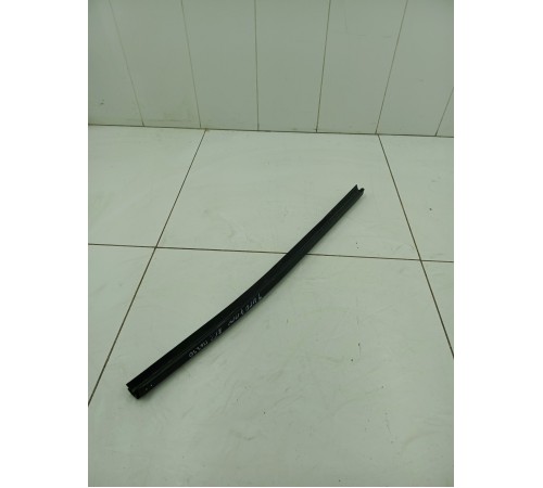 Уплотнитель стекла задний правый внутренний