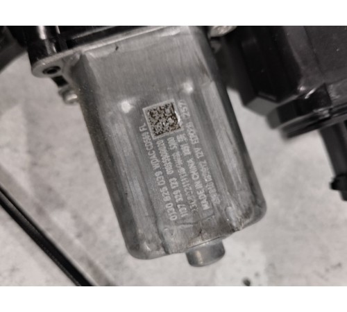 Стеклоподъемник передний правый