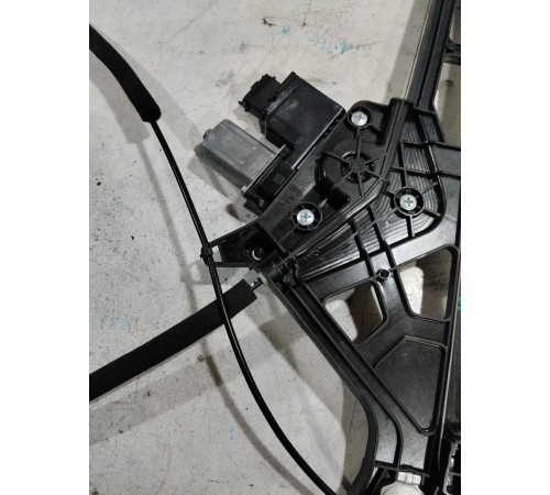 Стеклоподъемник передний правый