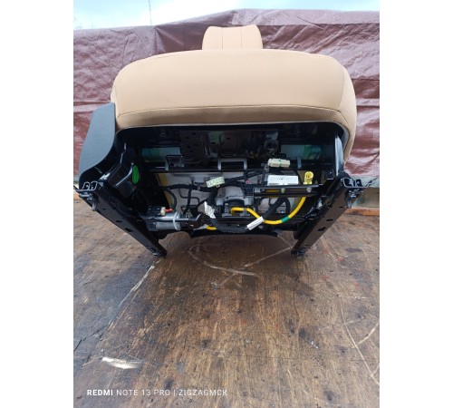 Сиденье переднее правое