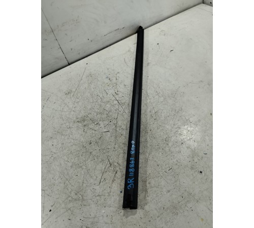 Уплотнитель стекла задний правый