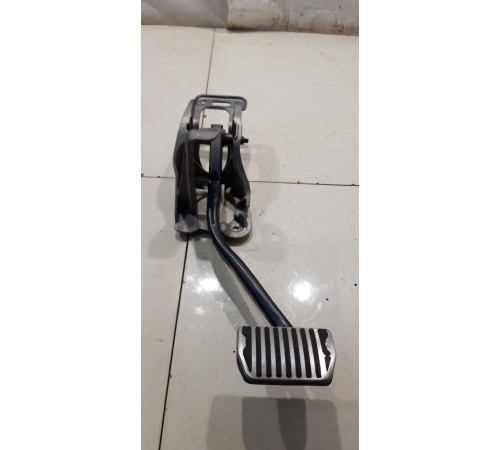 Педаль тормоза