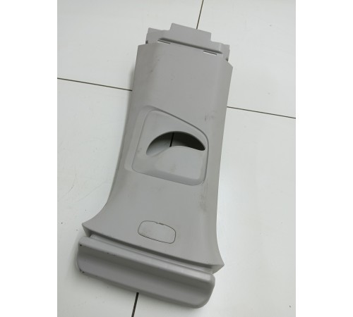 Обшивка центральной стойки (верхняя) левая