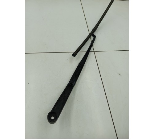 Поводок стеклоочистителя левый