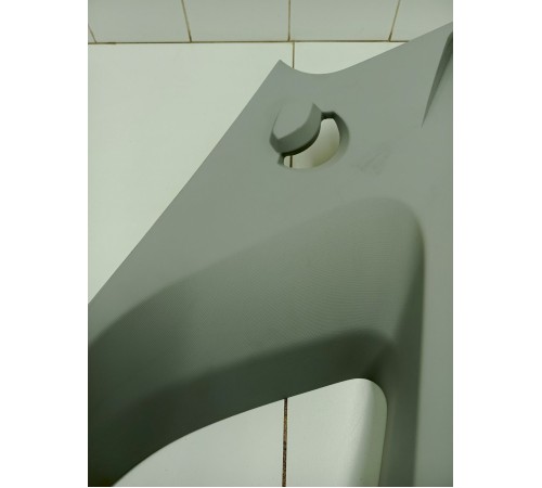 Обшивка багажника правая