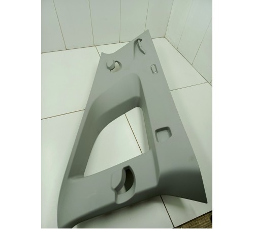 Обшивка багажника правая