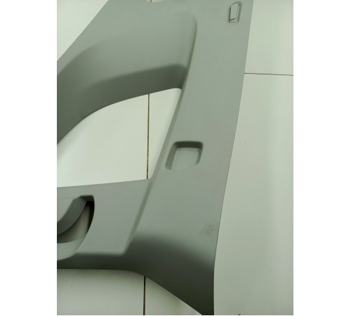 Обшивка багажника правая