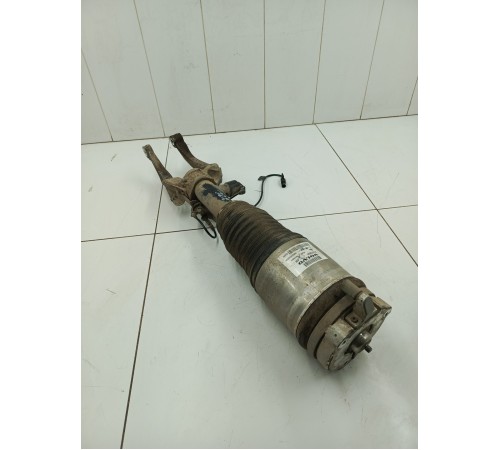 Пневмоамортизатор подвески передний левый