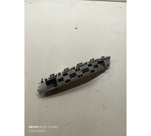 Кронштейн переднего бампера левый