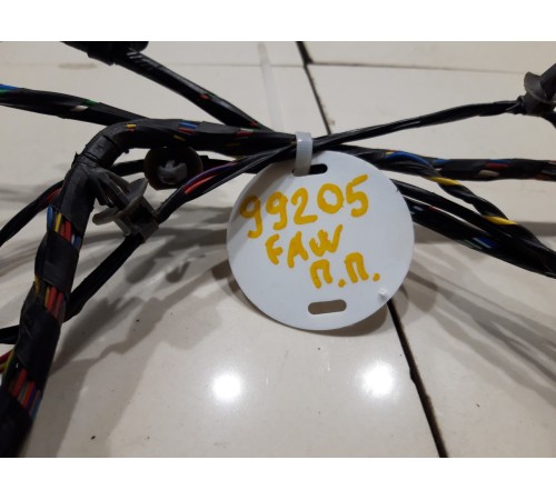 Электропроводка двери (передняя правая)