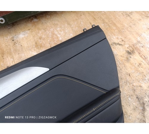 Обшивка двери задняя правая