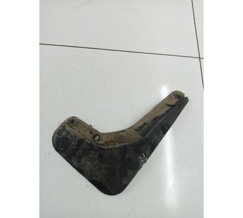 Брызговик задний правый