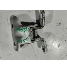 Петля двери задняя левая верхняя