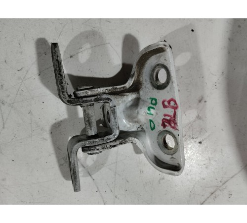 Петля двери задняя левая верхняя