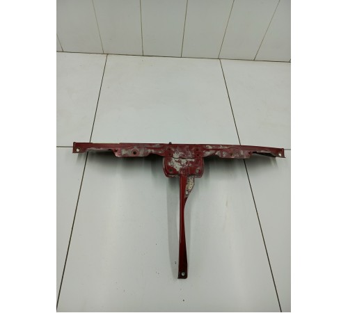 Передняя панель крепления замка капота