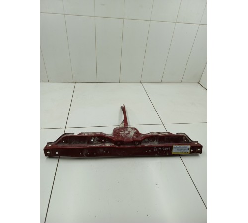 Передняя панель крепления замка капота