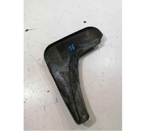 Брызговик задний левый