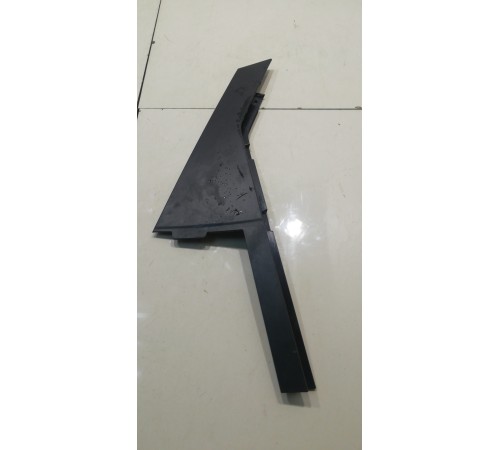 Накладка двери (задняя, правая, внутренняя)