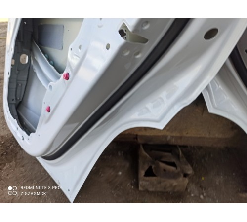 Дверь задняя правая