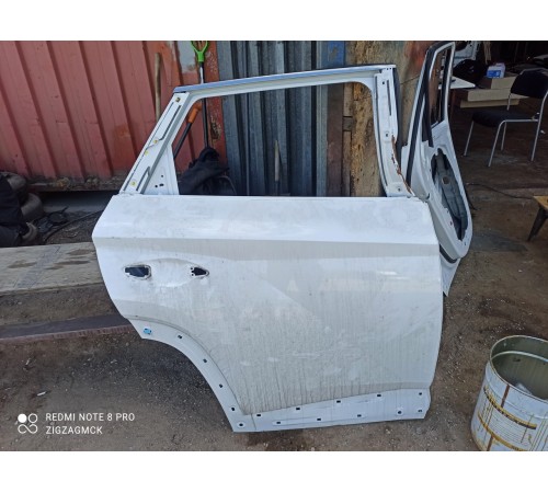 Дверь задняя правая