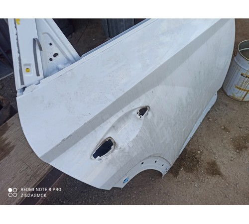 Дверь задняя правая