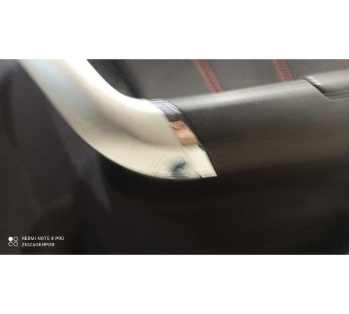 Обшивка двери(передняя правая)