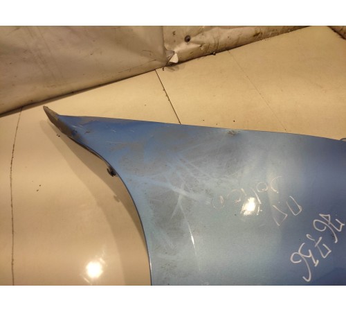 Крыло переднее правое