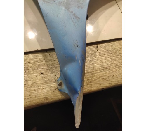 Крыло переднее правое