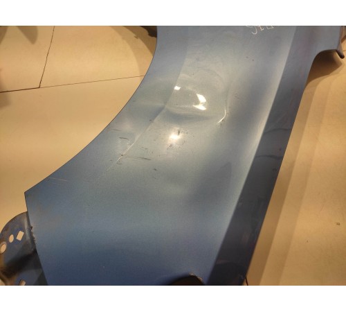 Крыло переднее правое