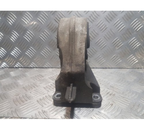 Кронштейн двигателя