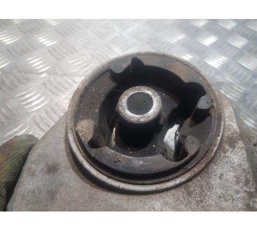 Кронштейн двигателя